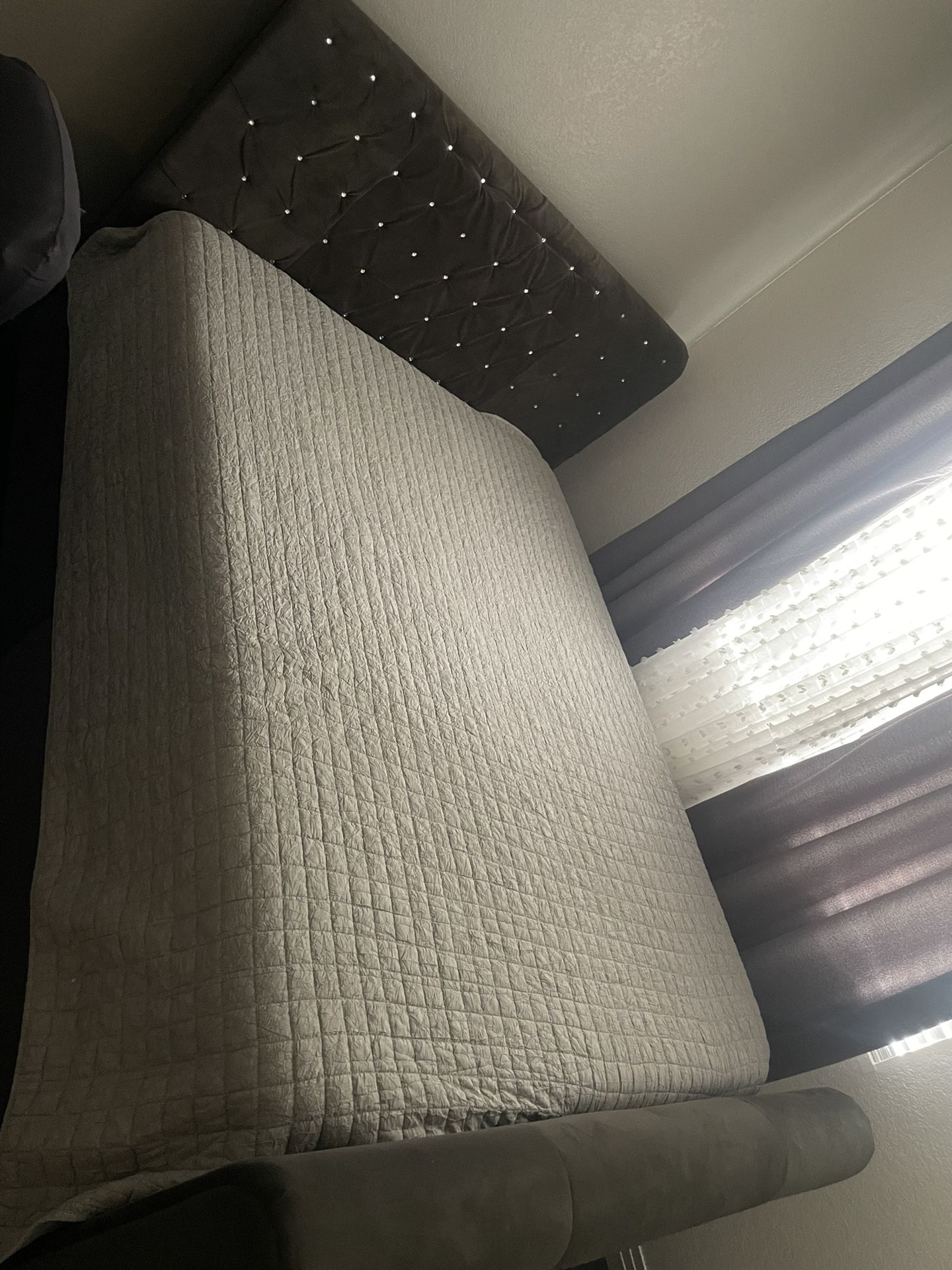 Queen Bed