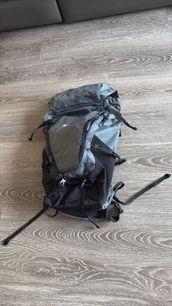Columbia. Large Hiking Backpack Gray and Black