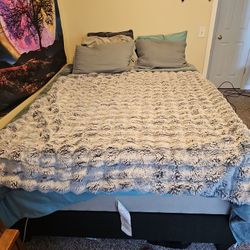 C2 Sleep Number queen  Bed