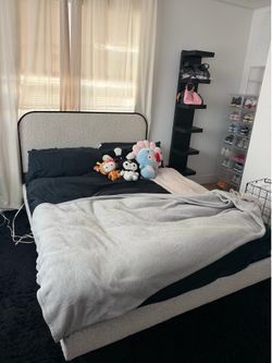 Free Queen Bed Floating Desk