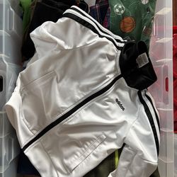 Tons of children’s clothes