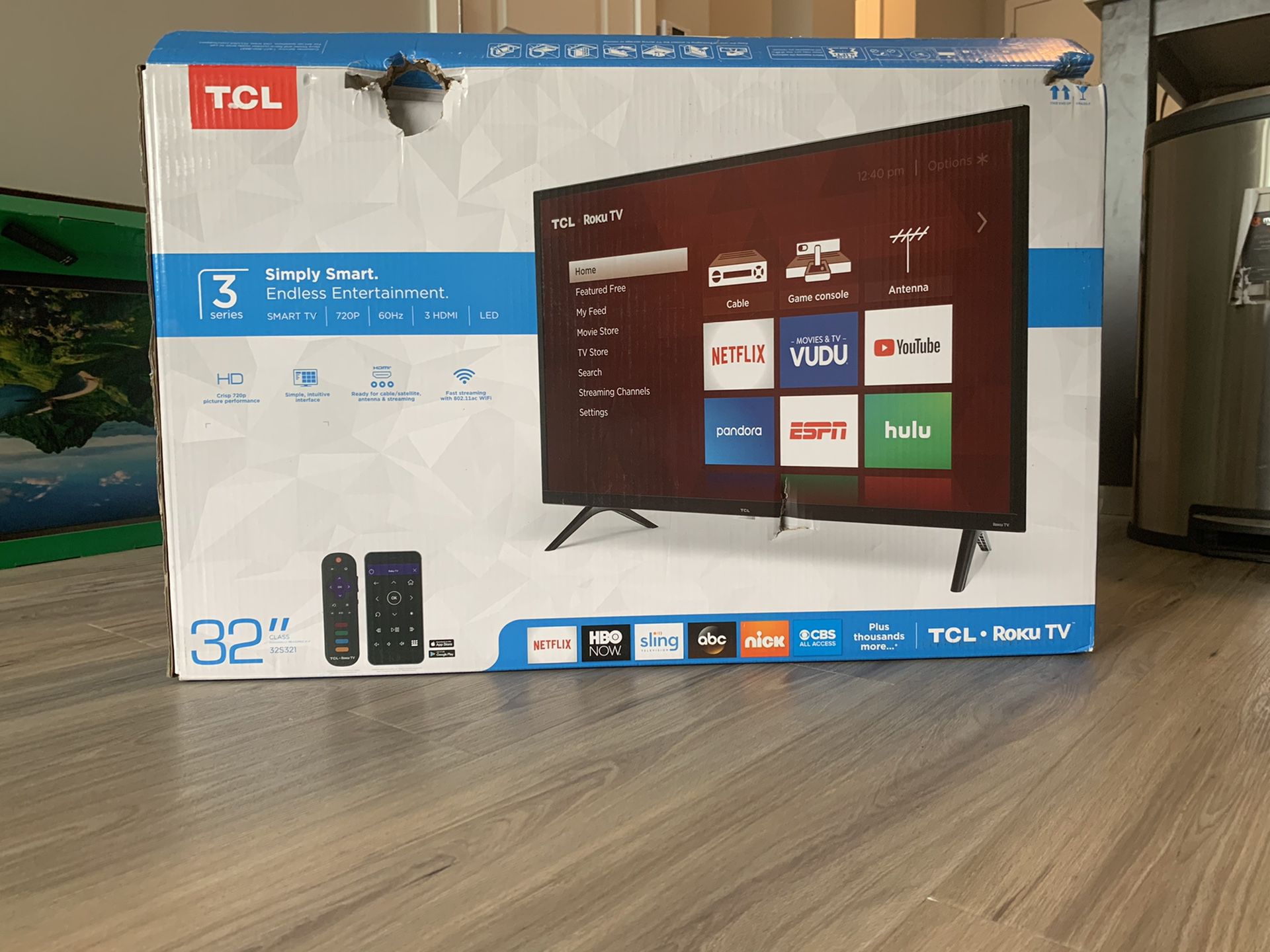 TCL 32” smart tv