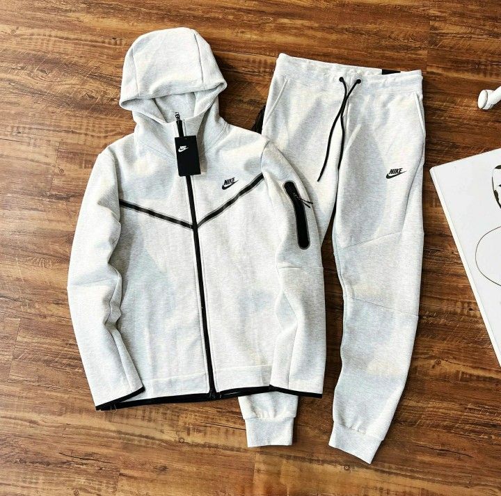 New Nike Tech Fleece Set – All Sizes – Variety of Colors – Ships Only
