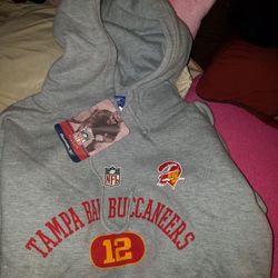 NWT Tampa Bay Buccaneers Hoodie