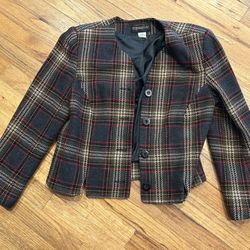 Plaid blazer with button closure size 10