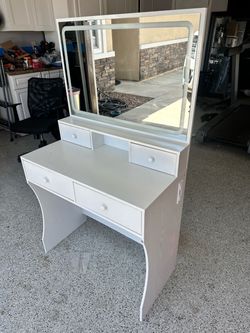 Kids vanity with light up mirror