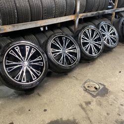 22” Universal Rims And Tires 