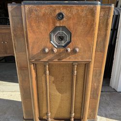 Vintage Stromberg-Carlson Floor Console Radio – Art Deco Tube Radio