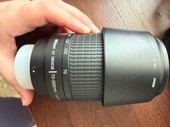 Nikon AF Nikkor 70-300mm f/4-5.6G Lens