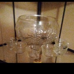 Glass Punch Bowl With 6 Cup With Grapes On It