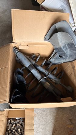 Toyota 4Runner 2024 -Used Car Strut and Coil Spring Assembly Set