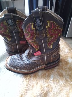 Kid boots
