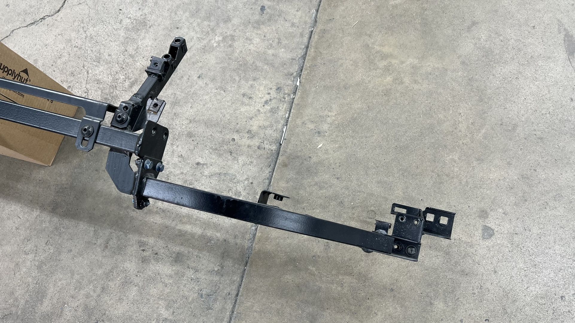 LAMBORGHINI HURACAN REAR BUMPER CROSSMEMBER SUPPORT MOUNT BRACKET OEM 4T0813753D display picture 1