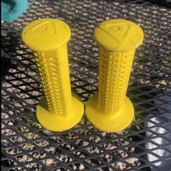 VINTAGE am’e Lower Case Cam Grips