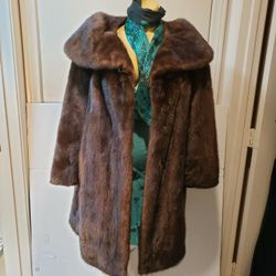 MINK COAT great Condition See All Photos, Great Classic Style!