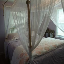 Iron Queen Size Bed In Excellent Condition