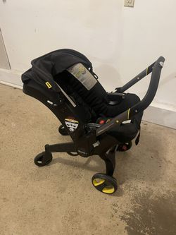 Doona Car Seat And Scroller