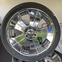 Set De Rines 22 Pulgadas De 6 Birlos Llantas Todas Se Tienen Queda Remplazar Creo Le Quedan A Ford F-150 O Expedition De 6 Birlos