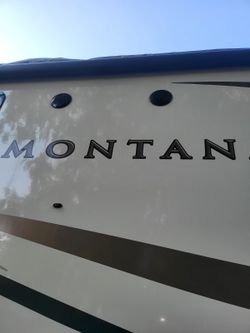 2018 Montana Fifth wheel For Parts