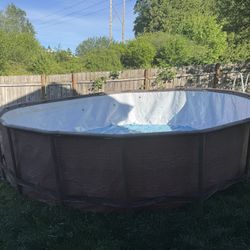 18x18x48 Pool With Ladder 