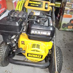 DEWALT GAS 3400 PSI PRESSURE WASHER