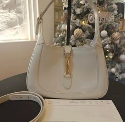 Gucci white color single shoulder handbag
