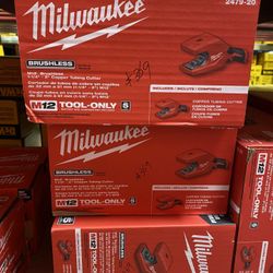 M12 12-Volt Lithium-Ion Brushless Cordless 1-1/4 in. - 2 in. Copper Tubing Cutter