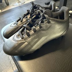Kids Adidas Soccer Cleats. Size 2
