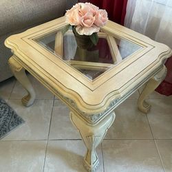 Beautiful Used Set Of 2 Tables 