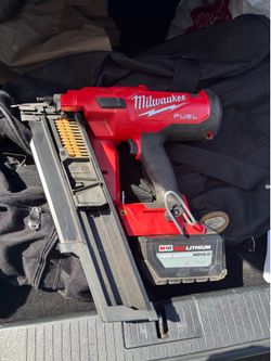 20 degree Milwaukee nail gun