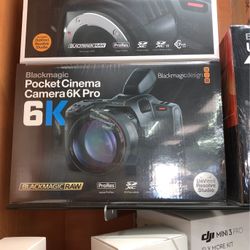 Blackmagic Design Pocket Cinema Camera 6K Pro (Canon EF)