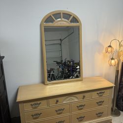 Impeccable Bernhardt Vintage Neoclassical Solid Wood Dresser & Matching Mirror