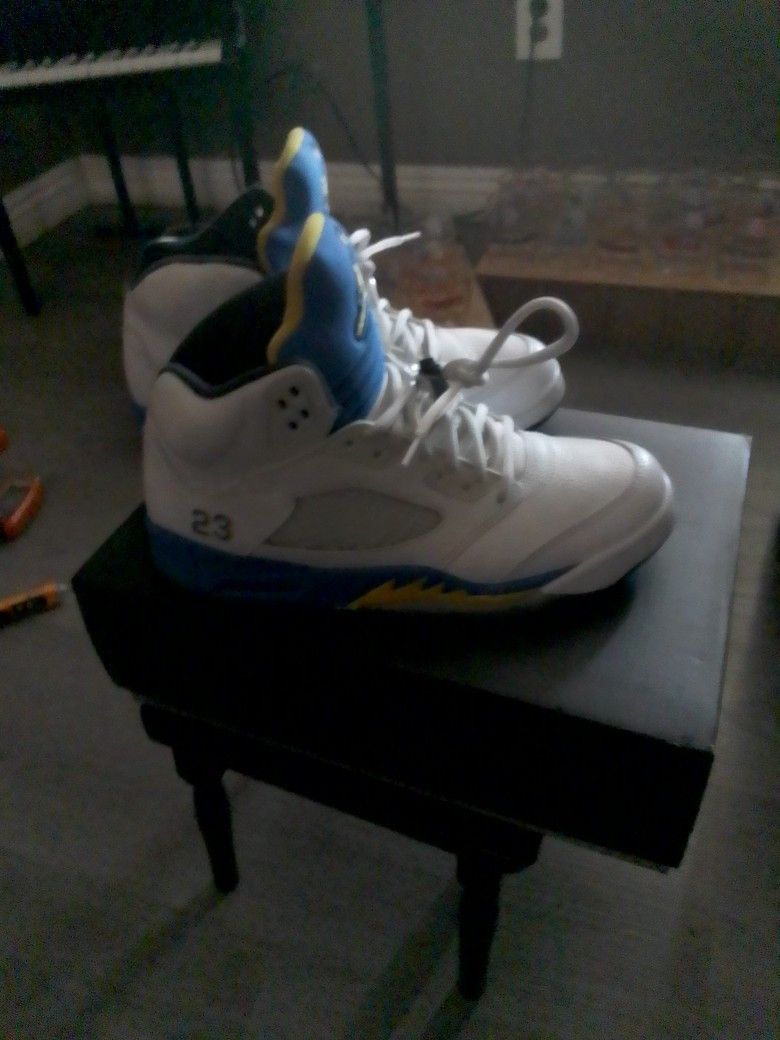 Jordan Retro 5 Laney 9.5