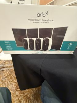 Arlo outdoor security 4 pack cameras +bundle