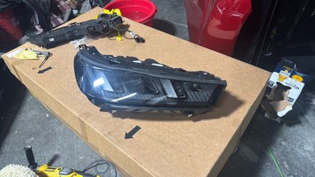 2025 2026 BMW iX passenger Headlight,
