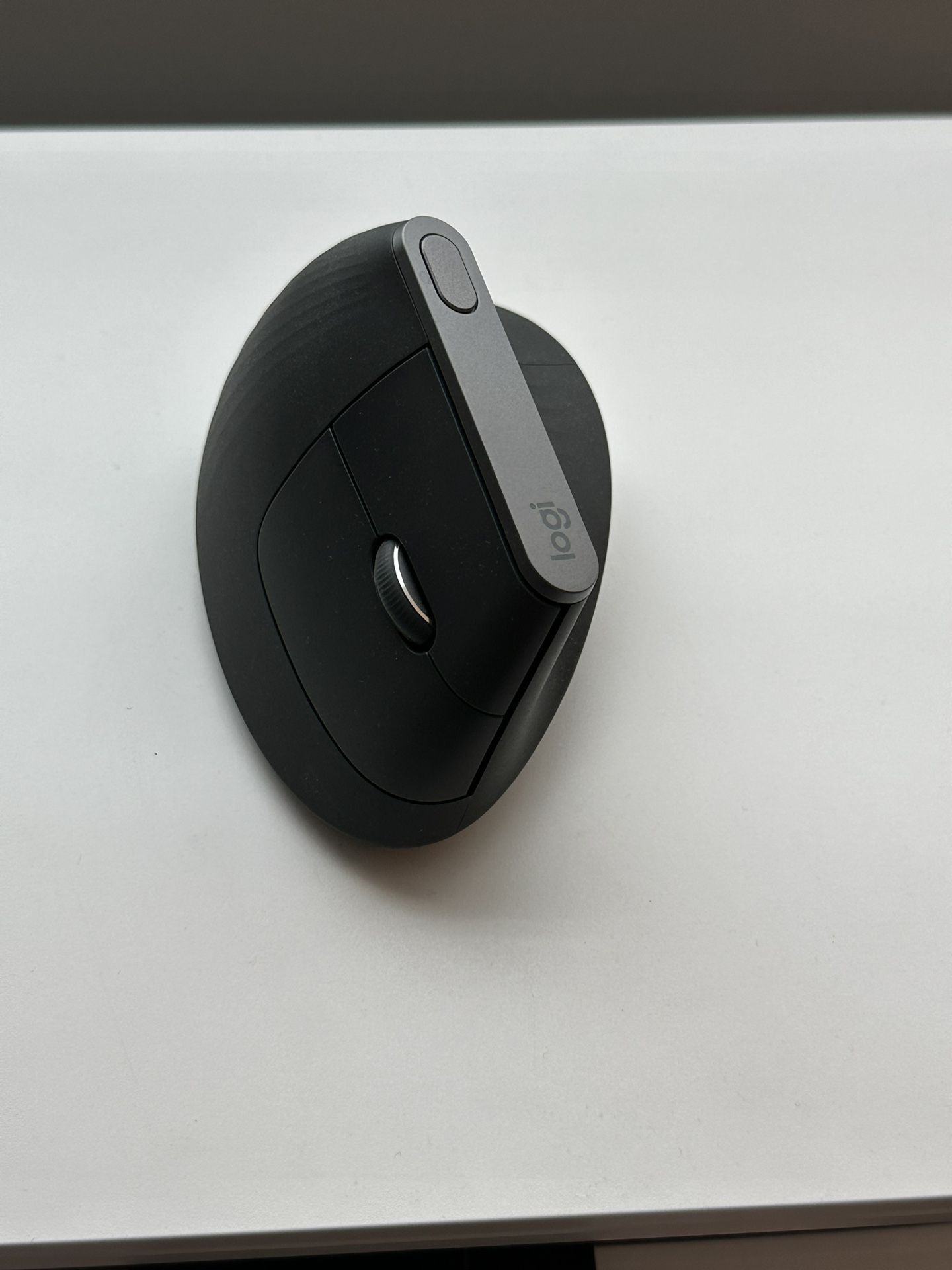 Ergonomic Wireless Mouse - Logitech MX Vertical 