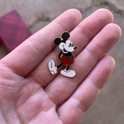 Vintage Walt Disney Pin