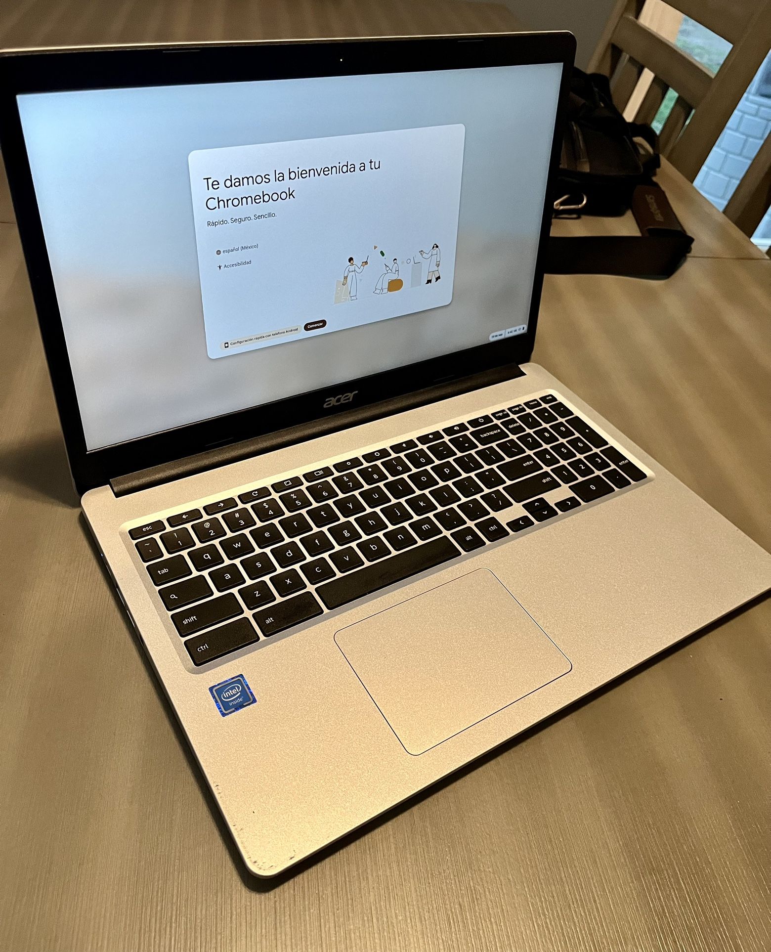 Touchscreen Acer Chromebook $280 Includes Case And Charger