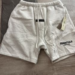 ESSENTIALS SHORTS