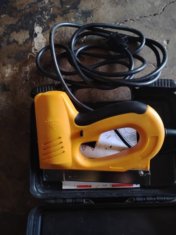 Electric Staple Gun