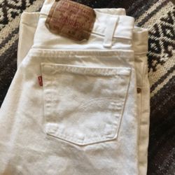 White Levi’s 