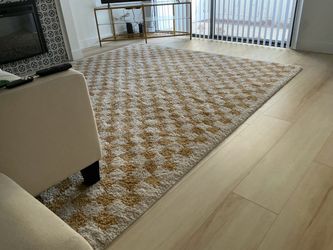MOVING SALE — 11x13 Checkered Rug w/ Cushion Mat