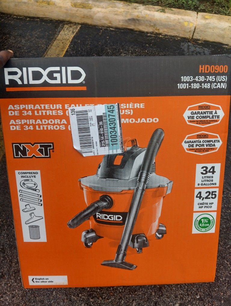 Ridgid 9 gallon Wet/Dry Shop Vacuum