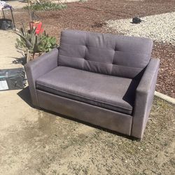 Sofa/pull out bed