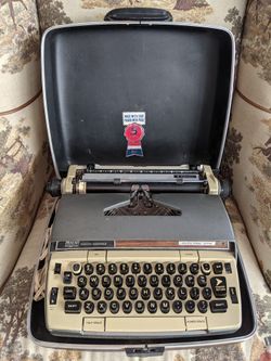 Smith-Corona Electra 210 portable electric typewriter