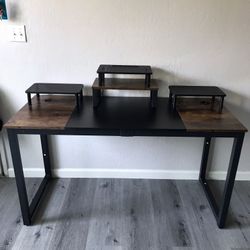 Nice CubiCubi Computer Desk With Slice Board **LIKE NEW** GREAT FOR GAME ROOM, BEDROOM, OFFICE, ETC!!