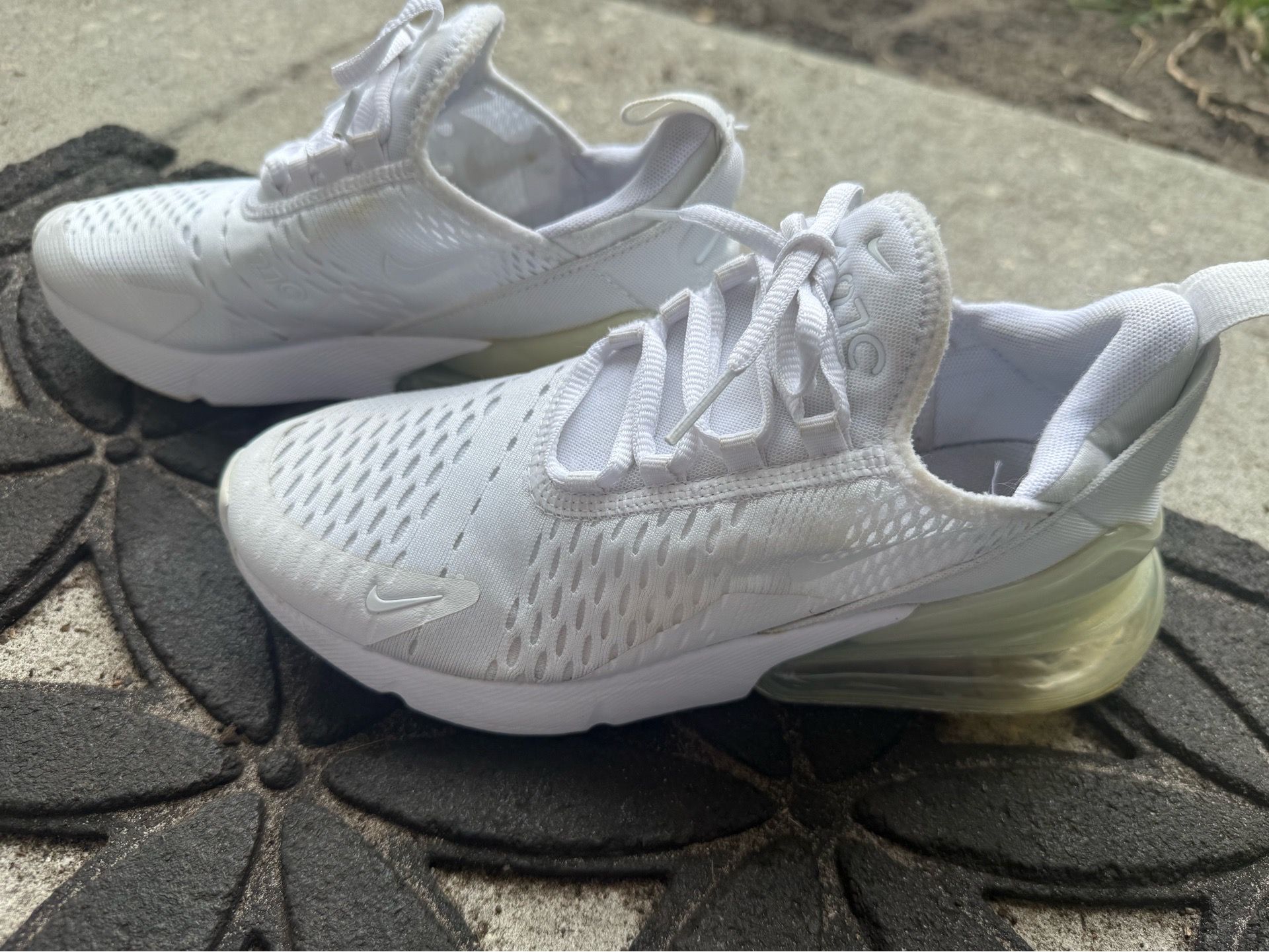 Air Max 270 size 5y woman