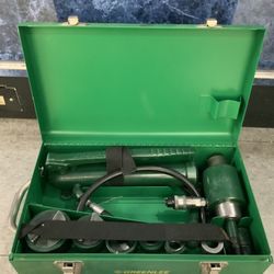 Greenlee 7506 Slug-Splitter Self-Centering Knockout Kit With Hydraulic Ram And hand Pump