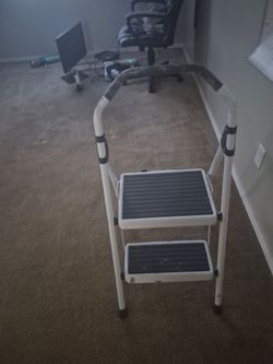 2-Step Stool with Safety Handle