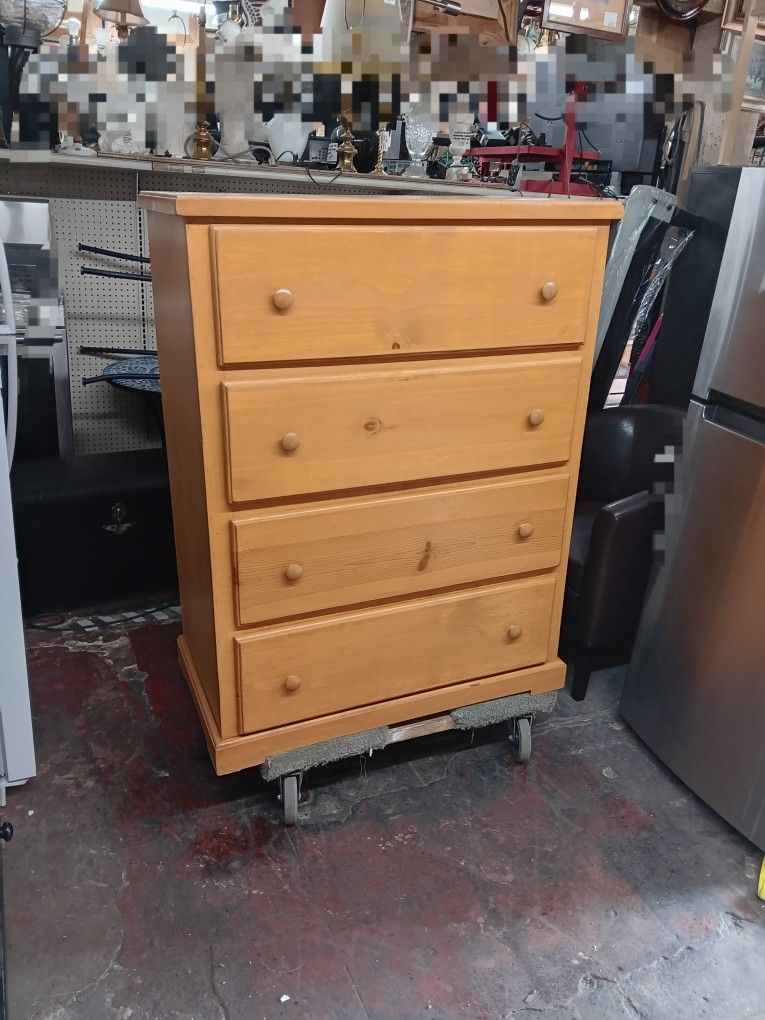 Pine 4-drawer Dresser 